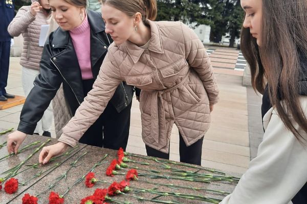 Помним и чтим наших героев