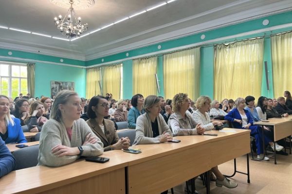 "Муза, учителя воспой!". Концерт в честь Дня учителя на ОГЭО